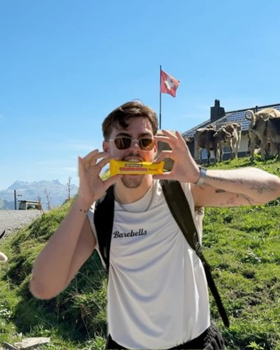 the best views + the best snacks = 10/10 Wanderung 🤭🍫✨⛰️ 

#barebells #barebellsswitzerland #wanderung #schweiz #wandernschweiz