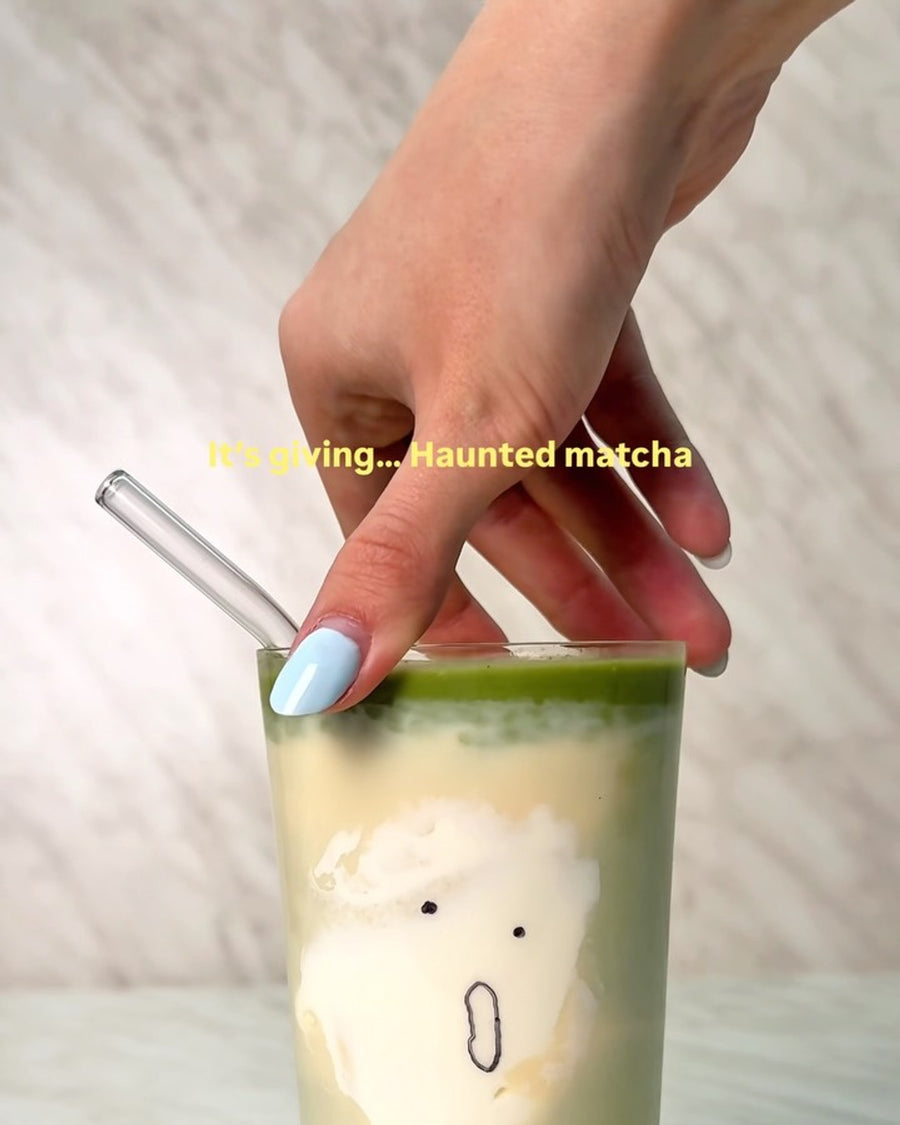 Würdest du dich trauen das zu trinken? 👻

#matchatime #matchalove #proteinshake #drinkoftheday #drinkidea